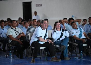 Presidente Arévalo se suma a la afición apoyando a Guatemala en la Copa Oro. / Foto: Byron de la Cruz.