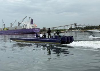 El semisumergible fue detectado a 600 millas náuticas de la costa guatemalteca. / Foto: Ejército