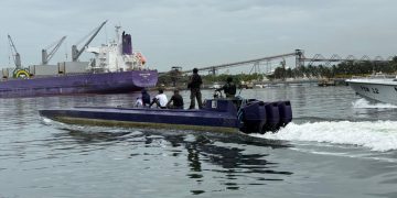 El semisumergible fue detectado a 600 millas náuticas de la costa guatemalteca. / Foto: Ejército