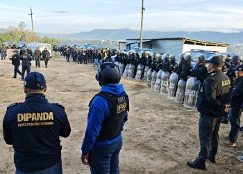 Estas intervenciones periódicas han sido clave para detectar y desarticular redes de extorsión, tráfico de información y otras actividades ilícitas. / Foto: PNC