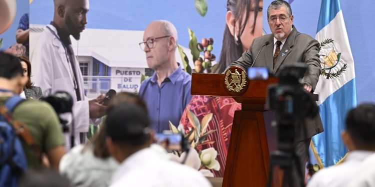 Presidente Arévalo en conferencia de prensa. / Foto: Álvaro Interiano