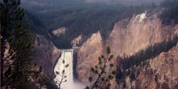 Fotografía de archivo de 1997 del Parque Nacional de Yellowstone, EE. UU. El gobierno de ese país anunció este martes su retirada de la Unesco.