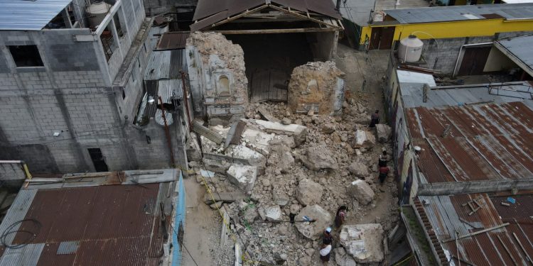 Siguen las acciones de respuesta integral para afectados por la actividad sísmica