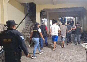 PNC desmantela guarida de distribución de droga y captura a cuatro presuntos sicarios en Retalhuleu