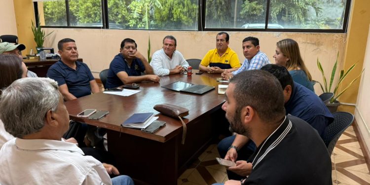 Profesionalización del personal busca mejorar la transparencia y la atención ciudadana en Zacapa