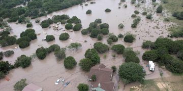 Consulados de Guatemala en Estados Unidos ponen a disposición números de atención ante inundaciones en Texas. (Foto: EFE)