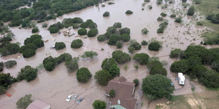 Consulados de Guatemala en Estados Unidos ponen a disposiciÃ³n nÃºmeros de atenciÃ³n ante inundaciones en Texas. (Foto: EFE)