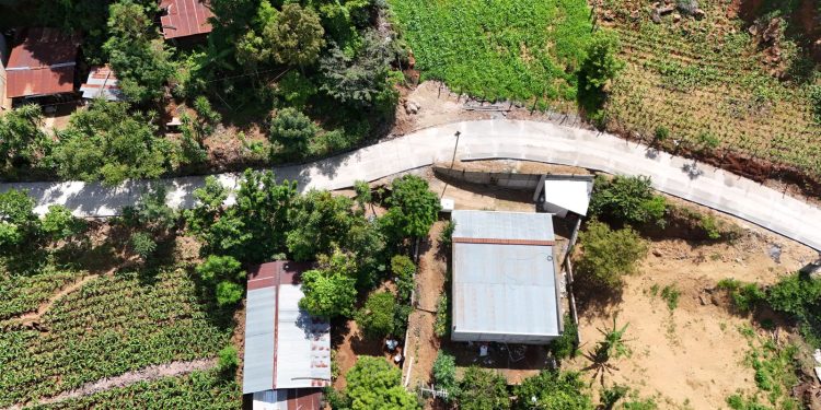 Supervisan avances en proyecto de mejoramiento vial en Jalpatagua, Jutiapa