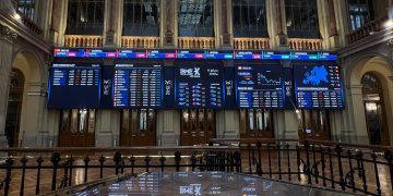 Unión Europea (UE) sigue en las negociaciones, aunque no descarta respuesta. / Foto: EFE.