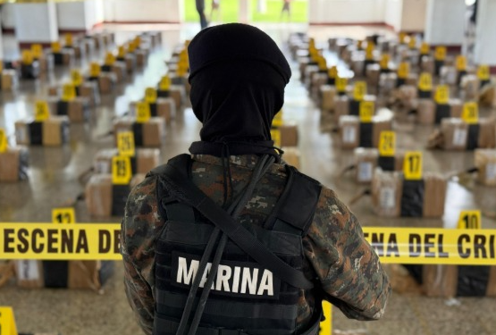 Tulas incautadas por la Marina de la Defensa en el sumergible. / Foto: Ejército de Guatemala.