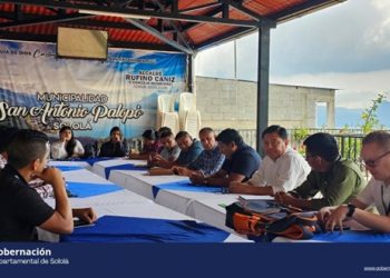 Reunión interinstitucional en San Antonio Palopó refuerza proyectos en agua y educación