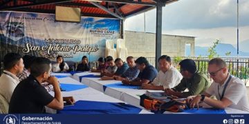 Reunión interinstitucional en San Antonio Palopó refuerza proyectos en agua y educación