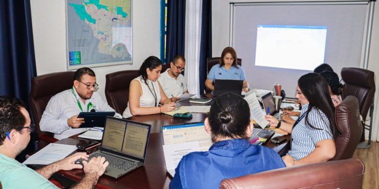 Avanza fortalecimiento institucional para garantizar la protección sostenible del lago Petén Itzá