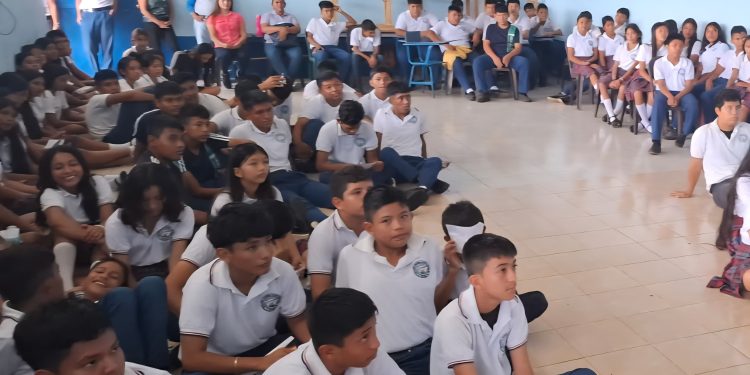 Capacitan sobre la prevención del delito, drogas y alcohol en Retalhuleu