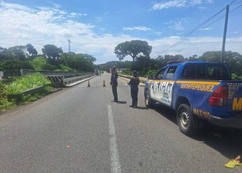 Coordinaciones para mantener el orden vial ante emergencia en el puente Brisas del Mocá en el km 132 de la CA-2 Occidente