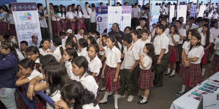 Más de 500 estudiantes participan en Festival de la Juventud en Retalhuleu