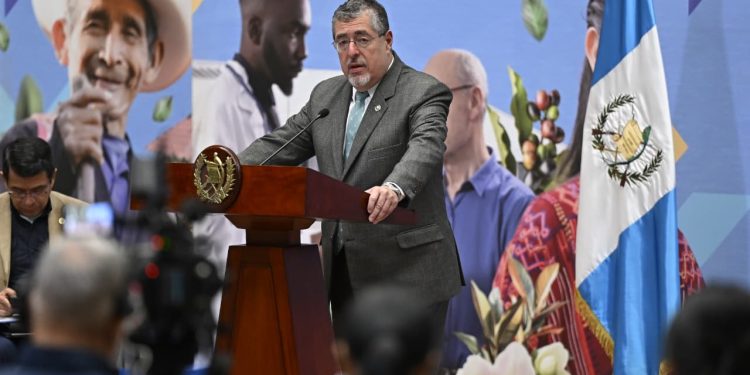 Presidentes de Guatemala y México se reúnen el próximo viernes 15 de agosto