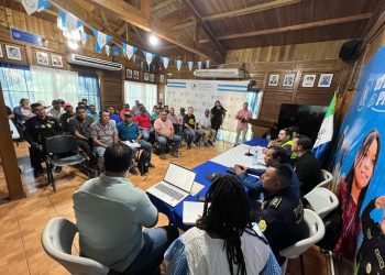 Dan seguimiento a solicitudes comunitarias en materia de infraestructura vial en Izabal