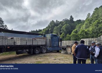 Impulsan el desarrollo vial con la entrega de adoquines en el caserío Paquisis, aldea Pixabaj en Sololá