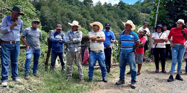 Primera piedra del proyecto de perforación de pozo mecánico en La Montañita, Sansare