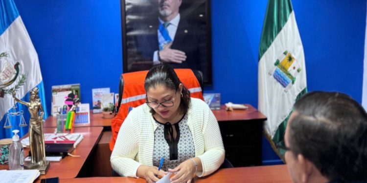 Convenio permitirá la construcción de un puesto de Salud en aldea Miriam II, Santa Lucía Cotzumalguapa