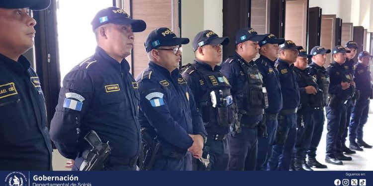 Presentan nuevos agentes de la PNC en San Pedro La Laguna, Sololá
