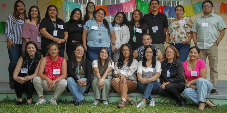 Taller “Cuidando al que cuida” fortalece a personal de la Primera Infancia