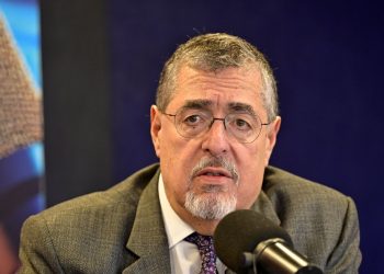 El presidente Bernardo Arévalo habla en la radio sobre los proyectos de interconexión que desarrollarán con México.