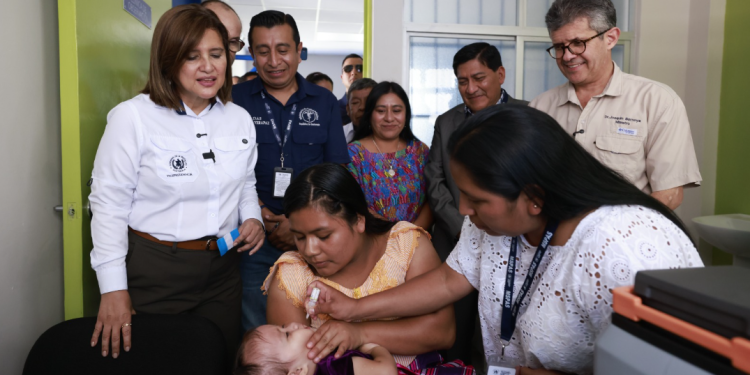 Vicepresidenta inaugura nuevo Puesto de Salud en El Salmar, Alta Verapaz