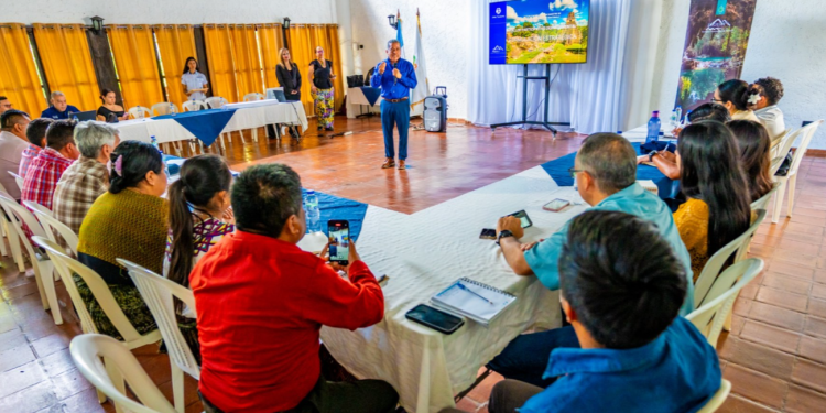 Inguat lleva a cabo talleres de la segunda pase del Plan Maestro de Turismo Sostenible. / Foto: Inguat.