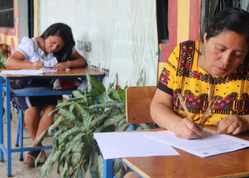 ALMG evalúa nivel de idioma poqomam en maestros de Palín, Escuintla./Foto: ALMG.