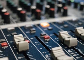 Radio Faro Cultural, emisora oficial del MCD./Foto: unsplash.