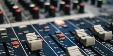 Radio Faro Cultural, emisora oficial del MCD./Foto: unsplash.