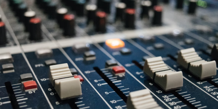 Radio Faro Cultural, emisora oficial del MCD./Foto: unsplash.