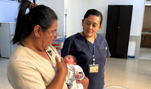 IGSS comparte los beneficios de la lactancia materna. (Foto: IGSS)