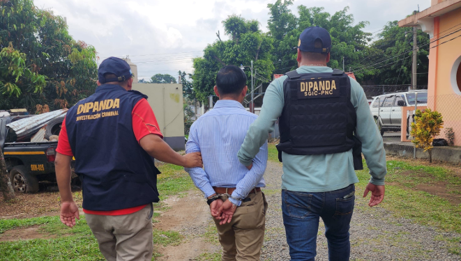 Capturan a Marlin de Jesús Chilel Guzmán, de 30 años, en el momento en que exigía dinero a un ciudadano a cambio de desviar una investigación en curso. / Foto: MP.