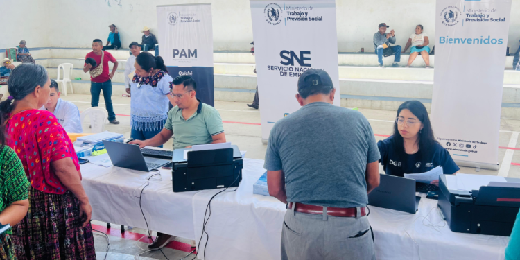 Mintrab lleva sus servicios y programas a Ixcán, Quiché. / Foto: Mintrab.