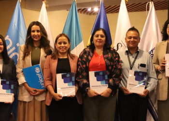 SVET y el MSPAS socializan el protocolo de atención a víctimas sobrevivientes de violencia sexual. (Foto: SVET)