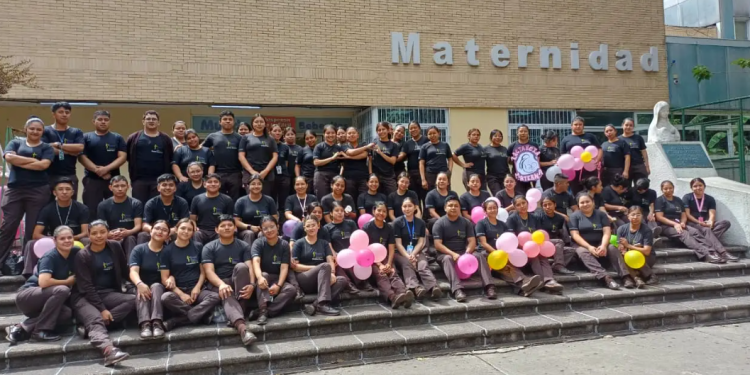 / Hospital Roosevelt y el banco de leche materna realizaron una marcha educativa. (Foto: MSPAS)