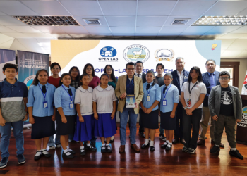 Quince niños destacados participan en Open LAB en el marco de los 100 años del Observatorio nacional. / Foto: CIV.