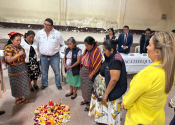 MSPAS reconoce el papel de comadronas y terapeutas ancestrales en la salud del país./Foto: MSPAS.