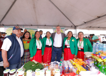 Feria Cooperativa reunió a organizaciones cooperativas de todo el país./Foto: Gilber García.