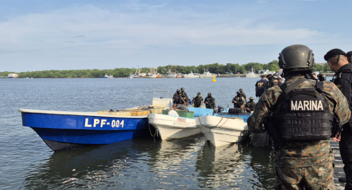 Las embarcaciones se encuentran bajo poder militar./Foto: Mindef.