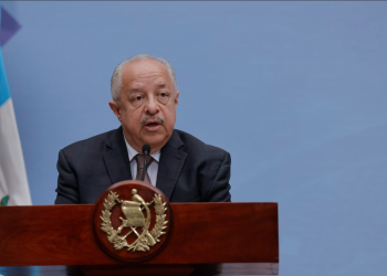 Martínez reiteró que la Cancillería continuará trabajando para fortalecer la protección consular y garantizar que los guatemaltecos detenidos reciban el acompañamiento necesario. / Foto: Analí Camey