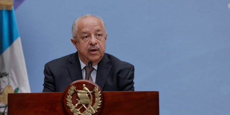 Martínez reiteró que la Cancillería continuará trabajando para fortalecer la protección consular y garantizar que los guatemaltecos detenidos reciban el acompañamiento necesario. / Foto: Analí Camey