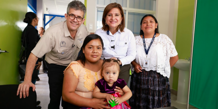 La vicepresidenta Karin Herrera en Alta Verapaz. / Foto: Dickéns Zamora.