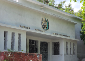 Comunidad educativa de Petén se beneficia con el mejoramiento de la Escuela José Benítez Gómez. / Foto: CIV.