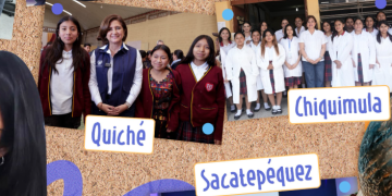 Cerca de 800 jóvenes forman parte de los clubes de ciencias en Guatemala. / Foto: Vicepresidencia de la República.