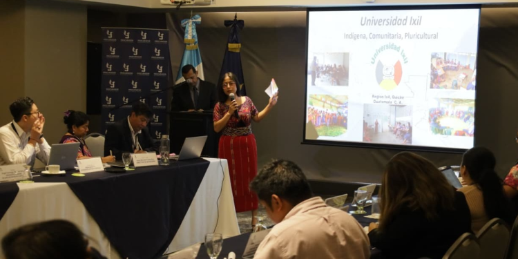 El objetivo de la reunión es impulsar acciones para preservar los idiomas nacionales. / Foto: ALMG.