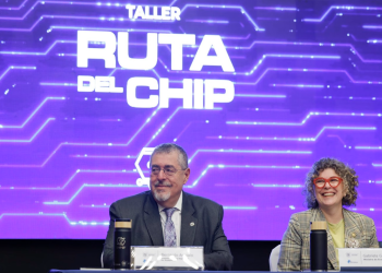 Presidente Arévalo respalda iniciativa tecnológica que busca posicionar al país en el mercado global. / Foto: Alex Jacinto